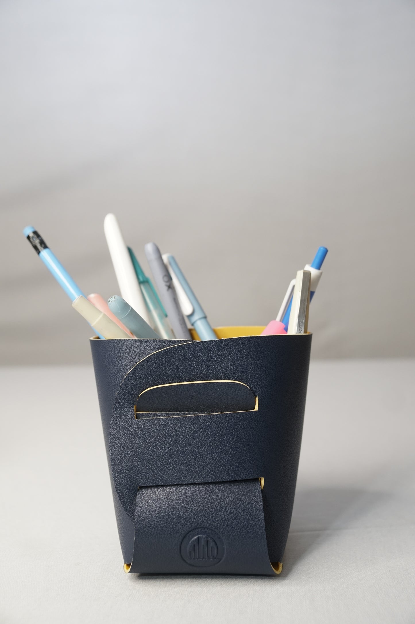 DIY Reversible Pen Stand